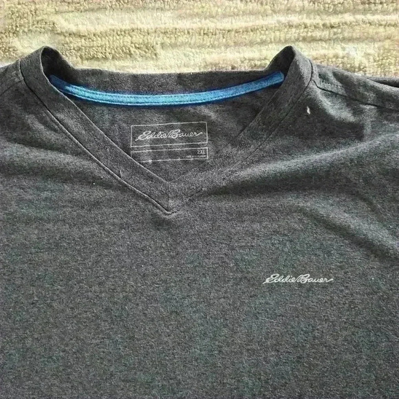 V-neck Tee - Picture 3 of 7
